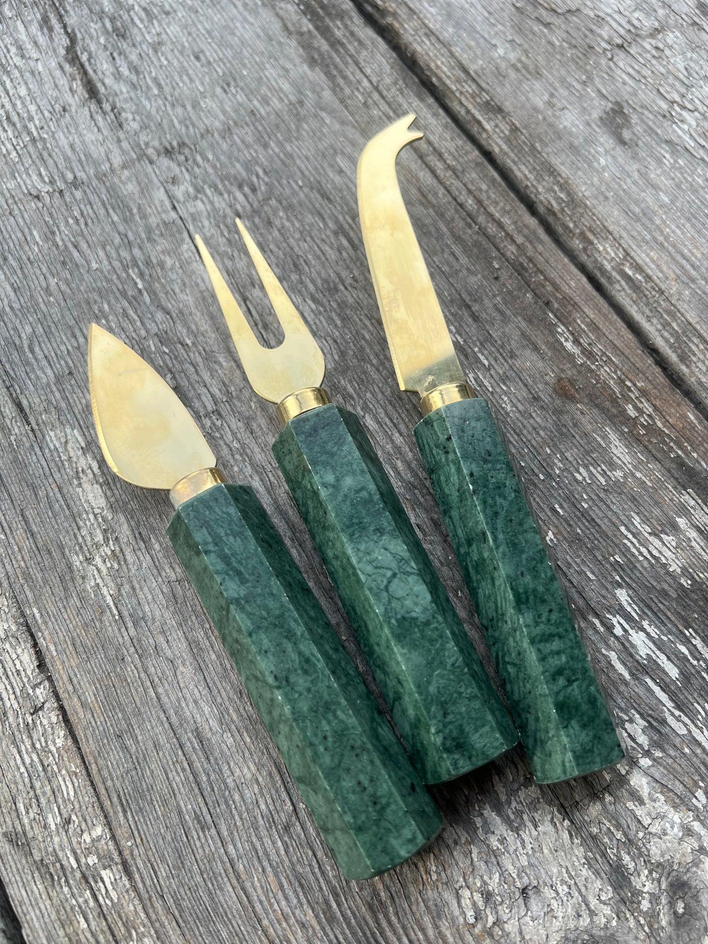Kira Green Grazing Knife Set