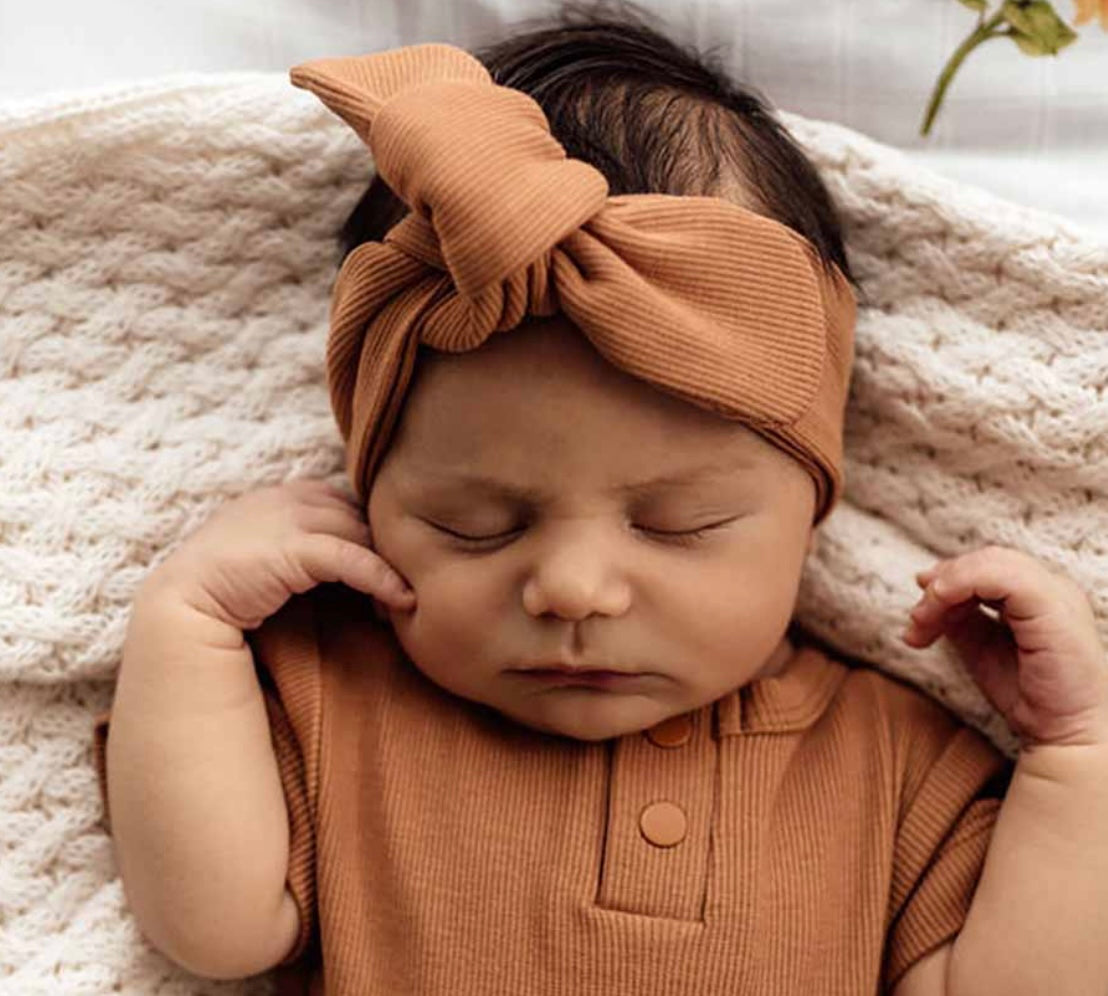 Chestnut Ribbed Organic Topknot