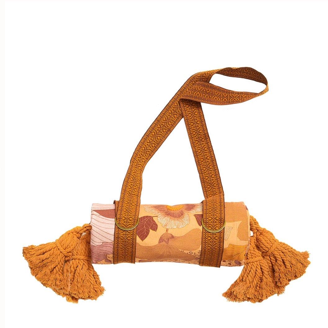 Grand Fleur Picnic Rug Sunbeam