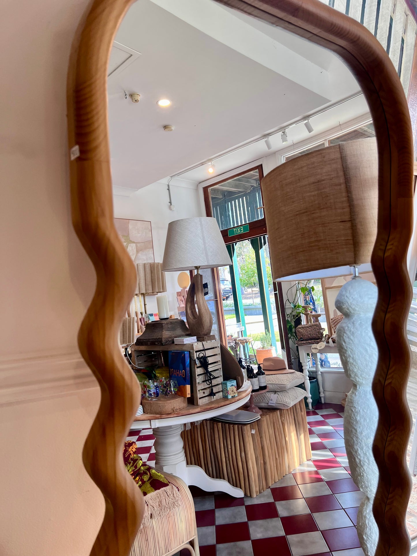Wave Feature Mirror