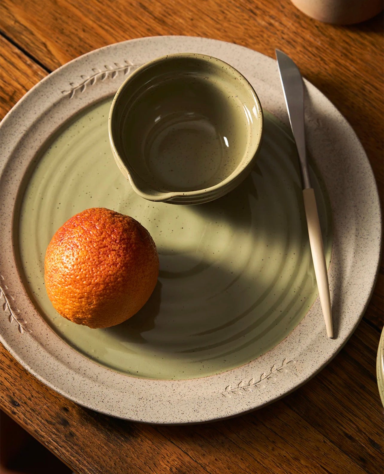 Platter 30cm Peppercorn colourway