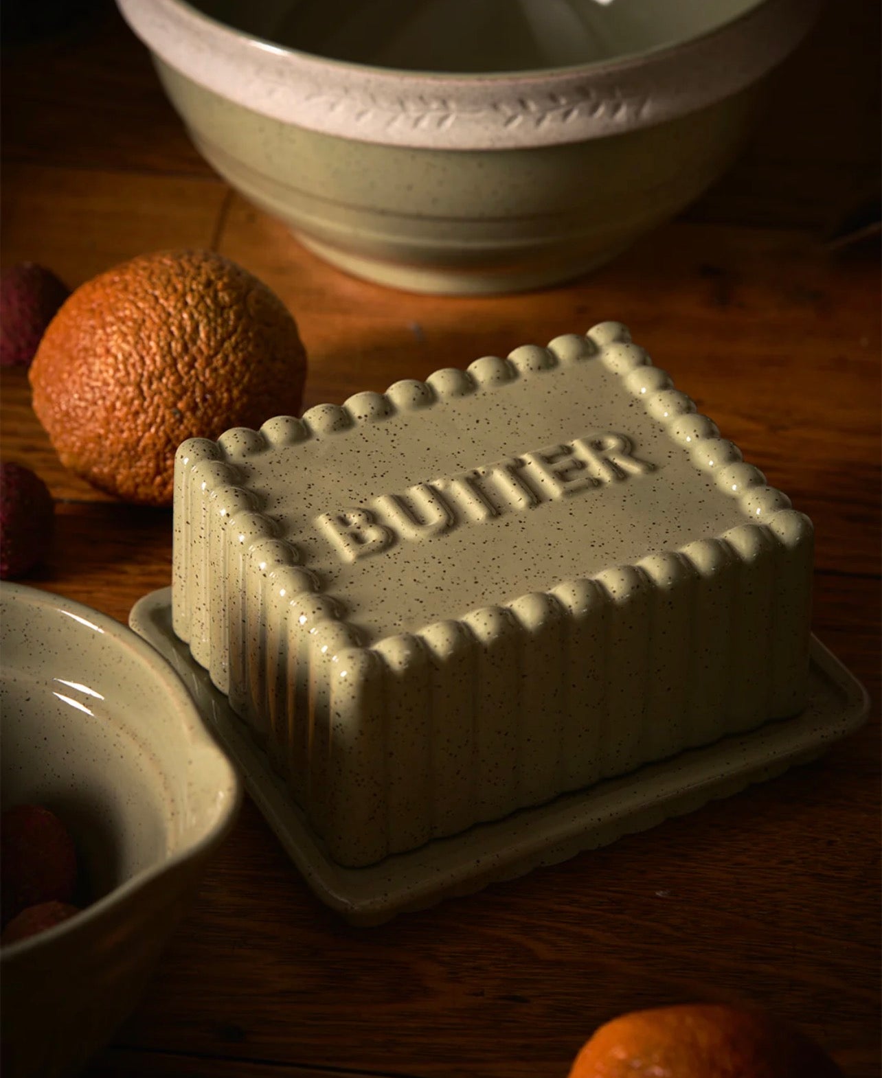 Large Butter Dish in Peppercorn colourway